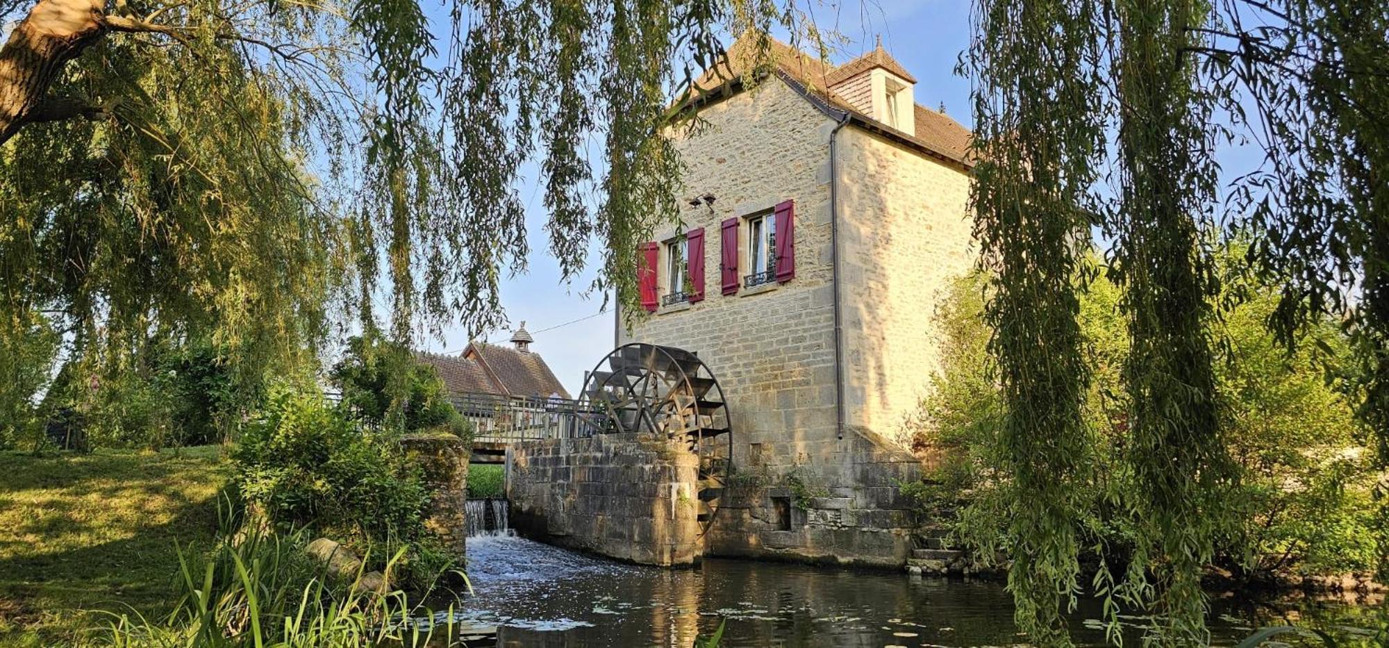 ホテル Moulin De Petoulle Charenton-du-Cher エクステリア 写真