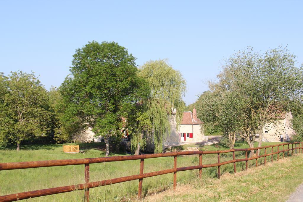ホテル Moulin De Petoulle Charenton-du-Cher エクステリア 写真